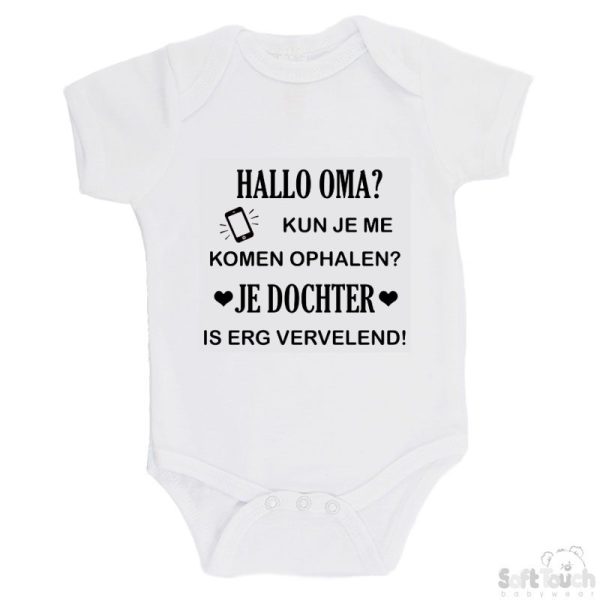 BS4650 Rompertje wit bedrukt met de tekst "Hallo oma" in verschillende lieve kleurtjes.